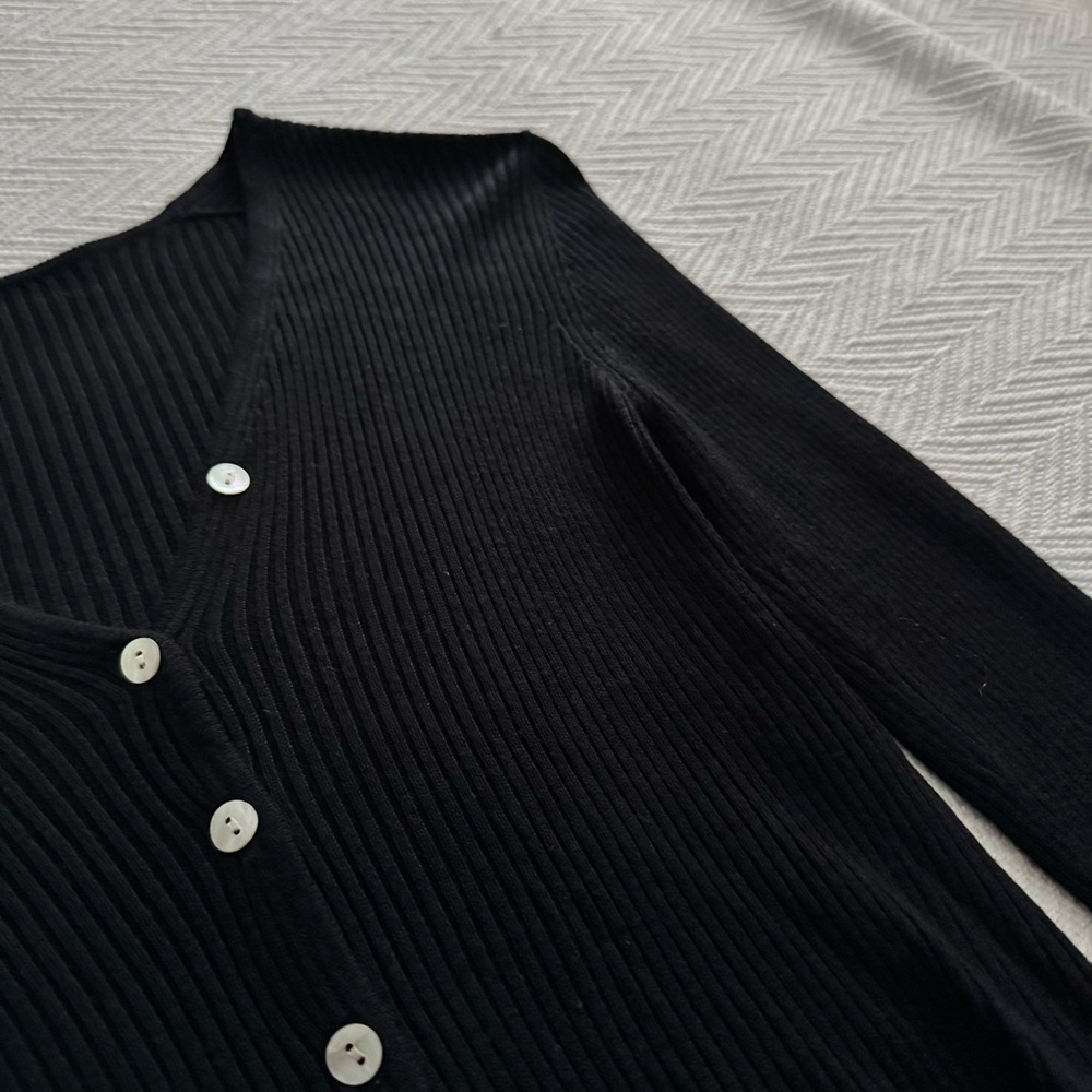 Black Ribbed Button-Up Cardigan - Picture 3 of 4